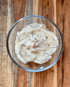 Vegan sweet mustard cream cheese