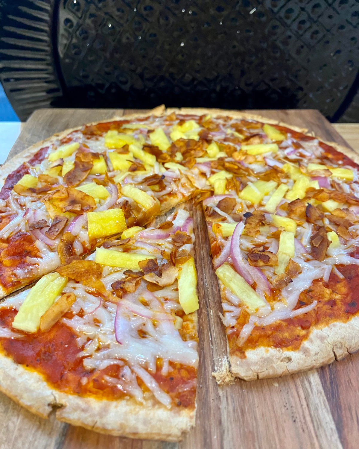 HAWAIIAN PIZZA WITH COCONUT “BACON”