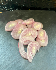 sliced shallots