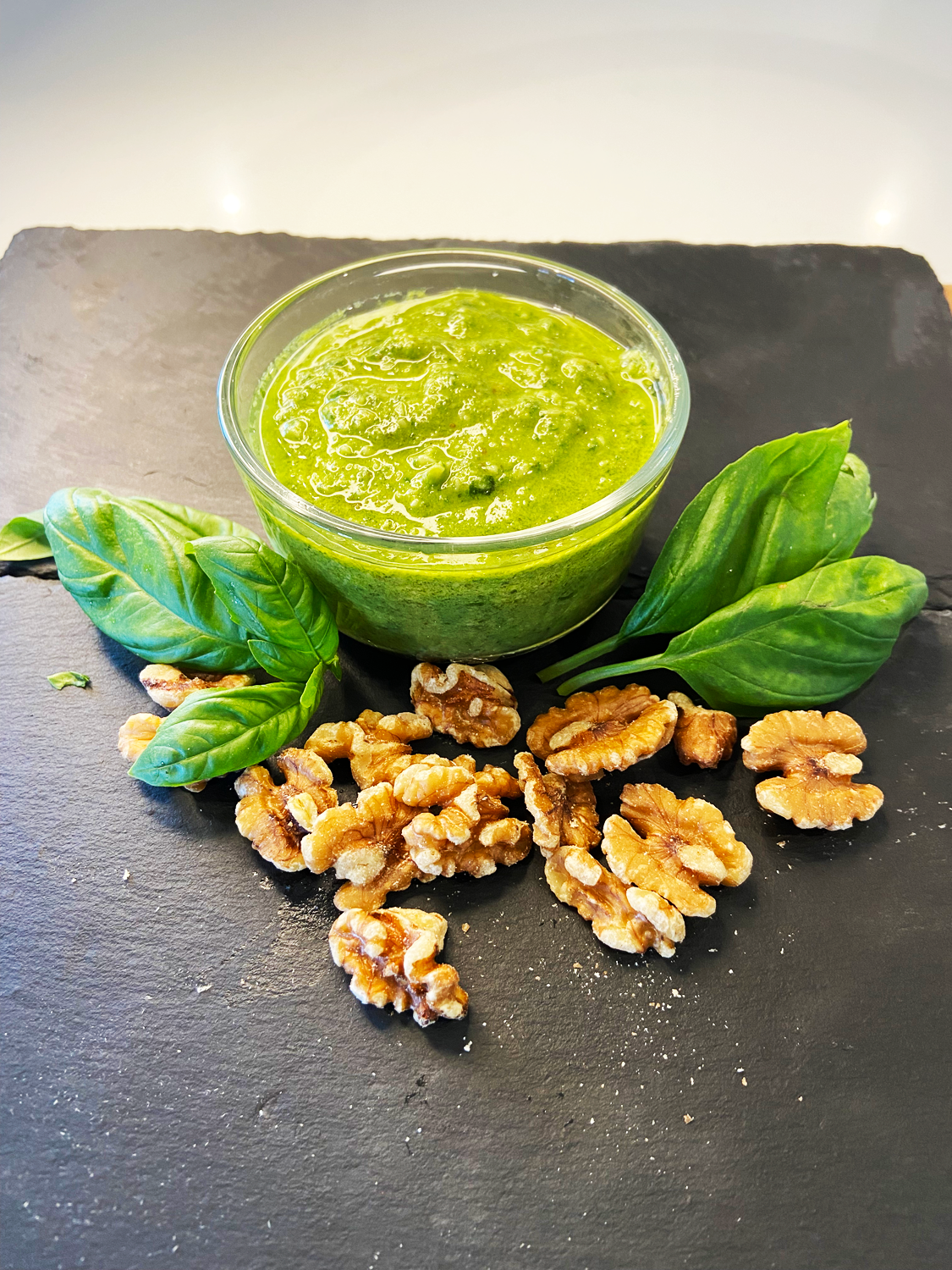 vegan pesto recipe with walnuts