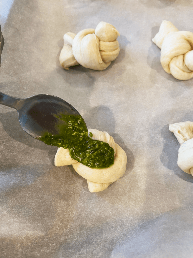 using vegan pesto recipe with walnuts for garlic knots