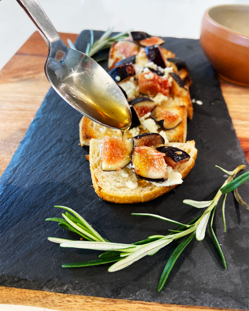 vegan blue cheese crumbles with figs and rosemary agave for vegan dinner party starters