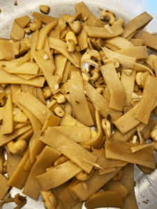 cooked canned bamboo shoots