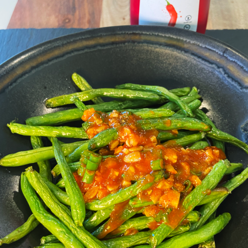 air fryer green beans with spicy Gochujang sauce