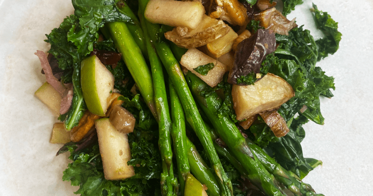 Air Fryer Brunch Asparagus Kale Salad : with vegan sausage